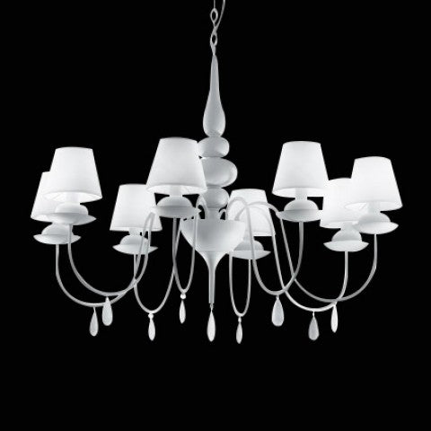 Kronleuchter mit weißen Lampenschirmen, 8 flammig