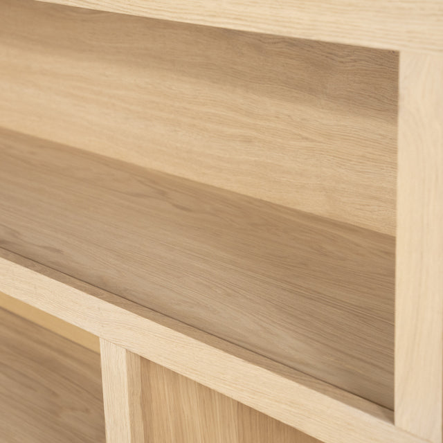 Higboard modern Farbe Naturholz, Schrank Naturholz mit zwei Türen, Bücherregal Naturholz mit Türen, Breite 70 cm