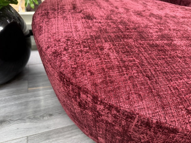 Sofa halbrund rot, Sitzsofa rot, Breite 300 cm