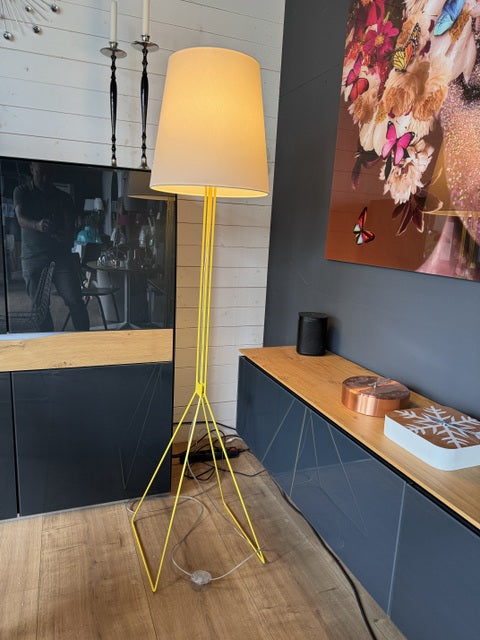 Design-Stehleuchte, moderne Stehlampe in sechs  verschiedenen Farben