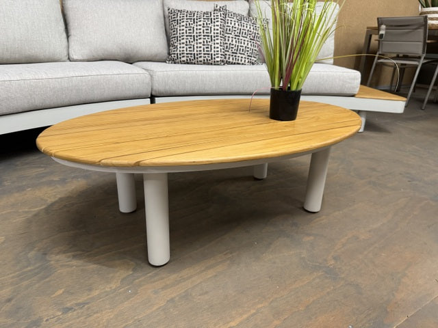 Lounge weiß, Lounge Set zwei Gartensofas, ein Gartencouchtisch, ein Beistelltisch weiß-braun