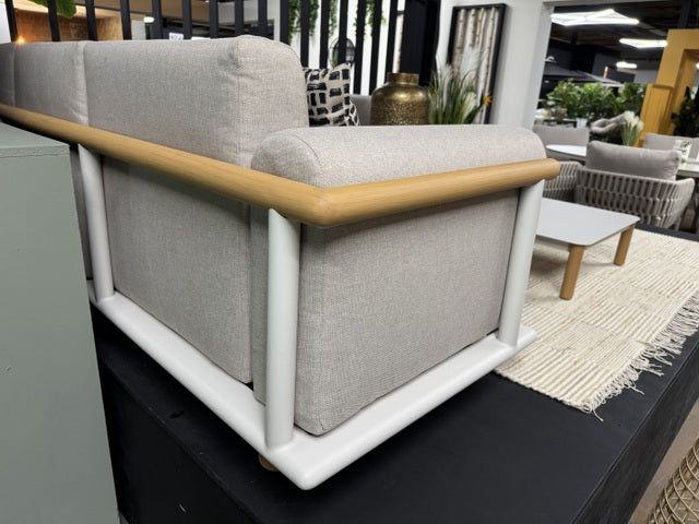 Lounge weiß, Lounge Set zwei Gartensofas, ein Ecksofa zwei Gartencouchtische