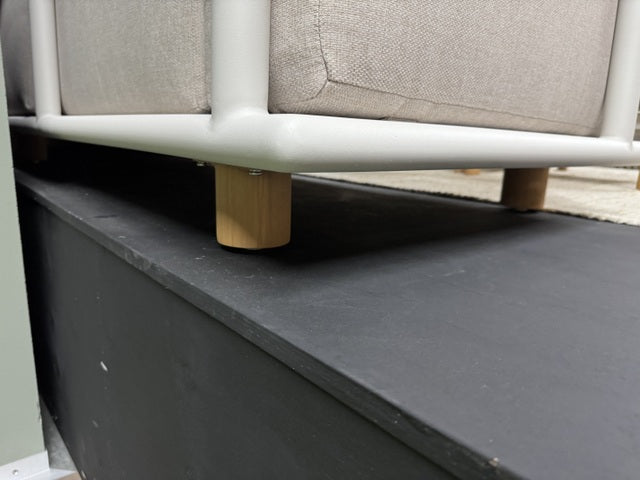 Lounge weiß, Lounge Set zwei Gartensofas, ein Ecksofa zwei Gartencouchtische