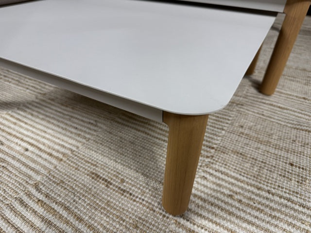 Lounge weiß, Lounge Set zwei Gartensofas, ein Ecksofa zwei Gartencouchtische