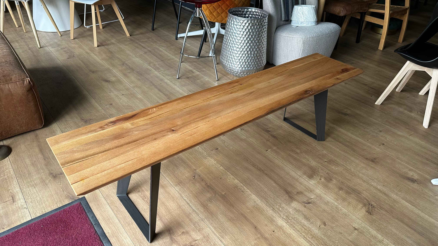 Holzbank mit Metallfüßen aus Massivholz Eiche