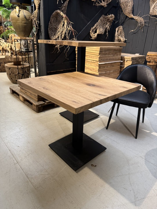 Bistrotisch Eiche-Tischplatte, Tischgestellt schwarz Metall, Maße 70x70 cm