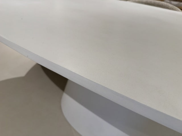 Esstisch weiß oval, ovaler Esstisch weiß, Tisch weiß. Länge 200 cm