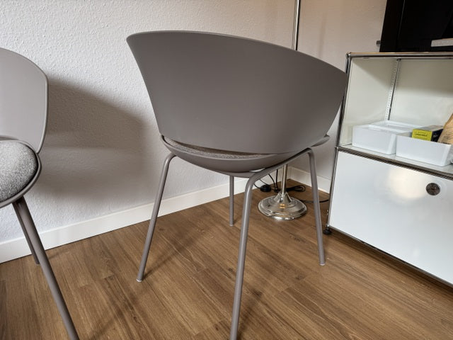 Stuhl grau-taupe gepolstert, Besucherstuhl taupe