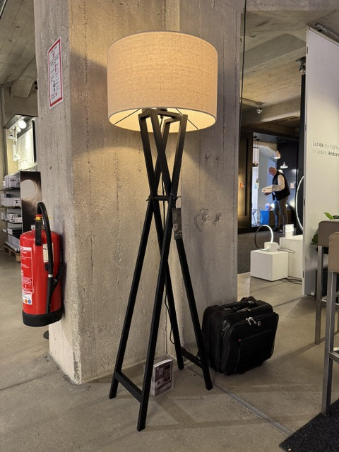 Stehlampe schwarz, Stehleuchte schwarz mit Lampenschirm weiß-beige, Höhe 157 cm