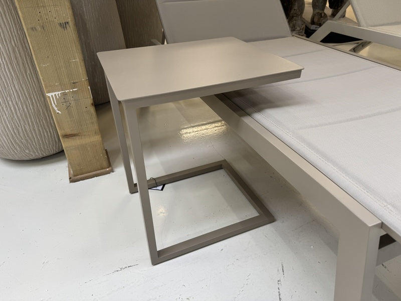 Gartenbeistelltisch taupe Metall, Beistelltisch taupe Metall, Breite 45 cm