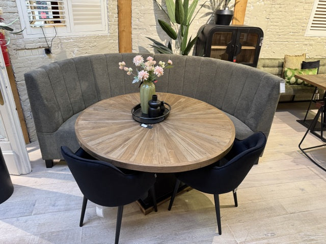 Sitzbank halbrund, gepolsterte Sitzbank für Gastronomie, Breite 240 cm