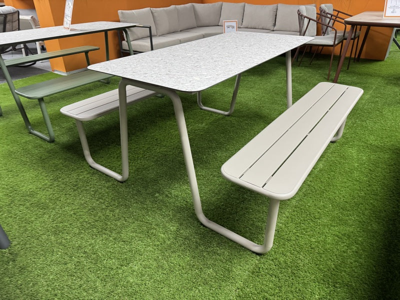 Picknicktisch beige mit Sitzbank, Gruppensitzbank beige mit Tisch, Gastro Tisch-Sitzbank beige, Länge 150 cm