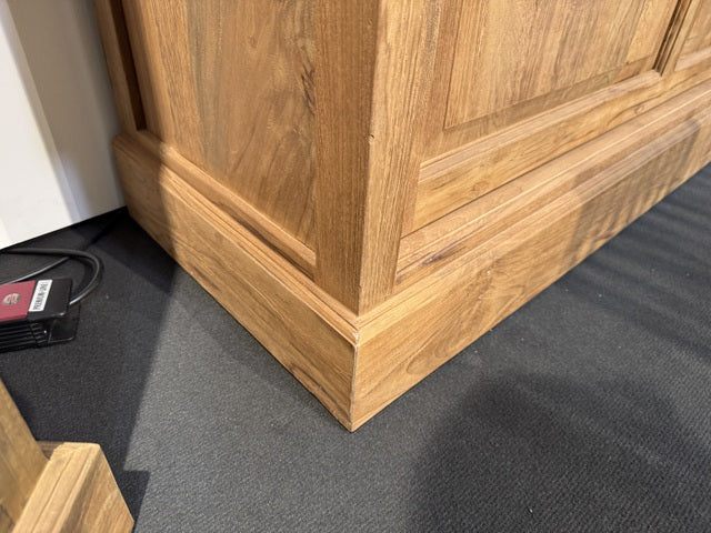 Vitrine mit Schiebetüren Holz Teak, Geschirrschrank mit Schubladen Massivholz Teak, Breite 248 cm