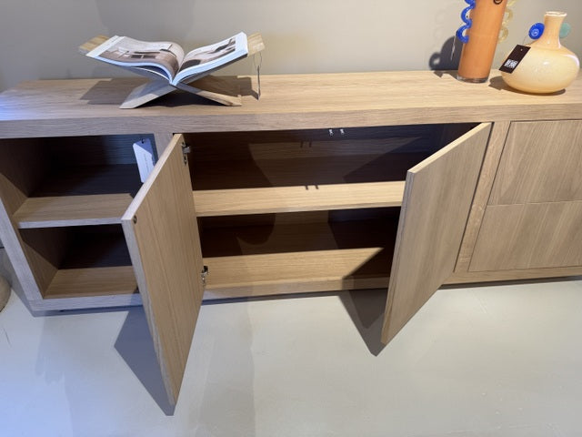 Sideboard modern Farbe Naturholz, Schrank Naturholz mit zwei Türen und zwei Schubladen, Anrichte Naturholz, Breite 200 cm