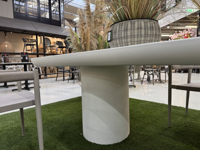 Gartentisch Beton weiß, Esstisch weiß Beton, Gartentisch Kunststoffbeton weiß, Länge 240 cm