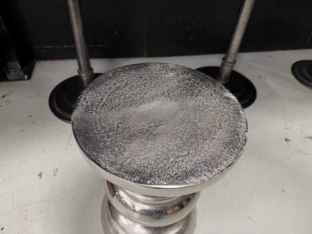 Beistelltisch rund Silber, runder Metall-Beistelltisch Alu, Durchmesser 33 cm