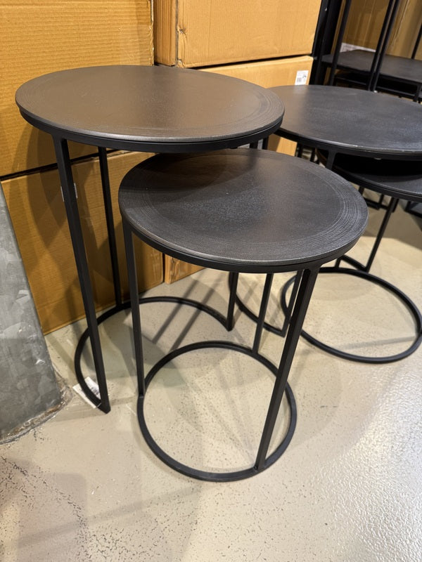 Beistelltische 2er Set Metall schwarz, Beistelltisch schwarz Metall, Durchmesser 35-40 cm