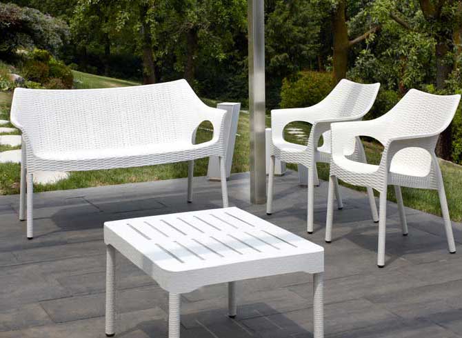 Outdoor - Bank aus Kunststoff, Gartenbank mit Sitzauflage