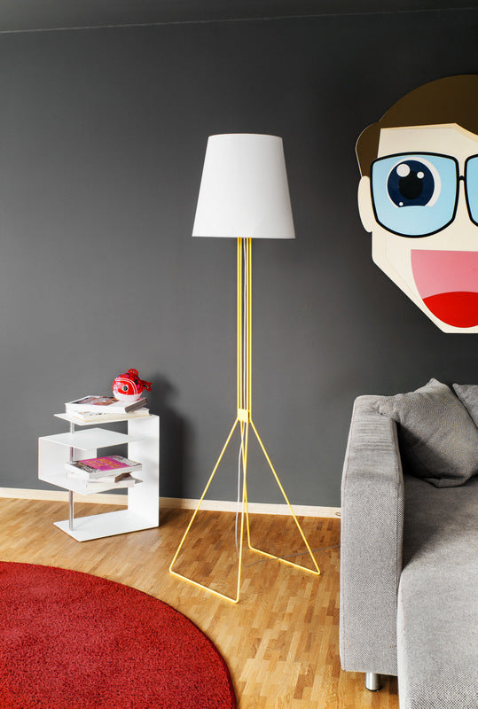 Design-Stehleuchte, moderne Stehlampe in sechs  verschiedenen Farben