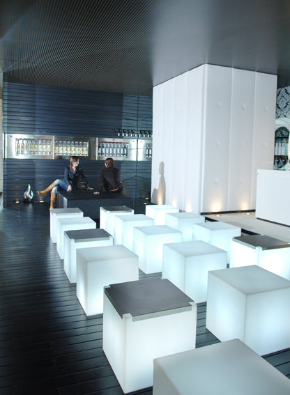 Designer Tisch in Weiß aus Polythylen Kubo Inox, leuchtend