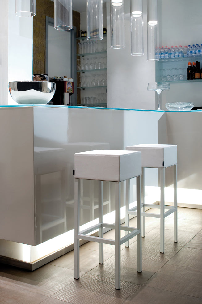 Design Barhocker Schwarz, Tresenhocker gepolstert, Sitzhöhe 80 cm