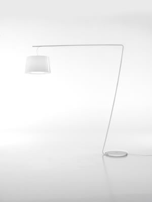 Design Bogenstehleuchte aus Metall in weiß, moderne Stehlampe mit Lampenschirm