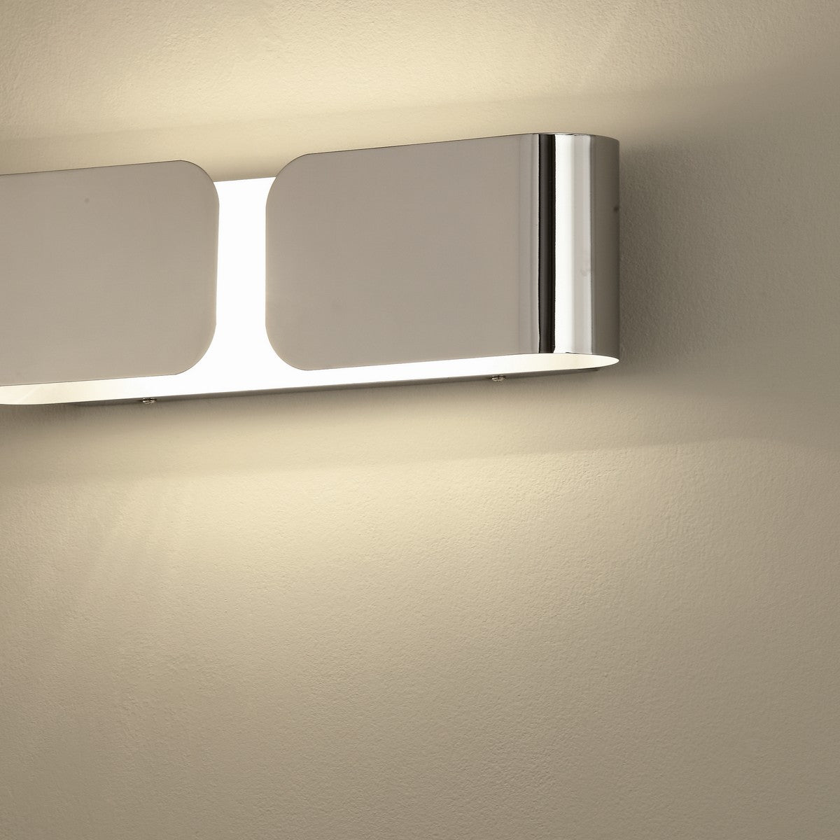Wandleuchte Metall chrom/ weiß