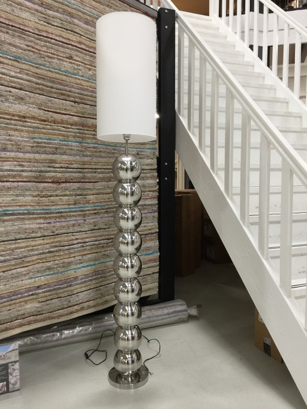 Stehleuchte verchromt Lampenschirm weiß, Stehlampe silber mit weißen Lampenschirm