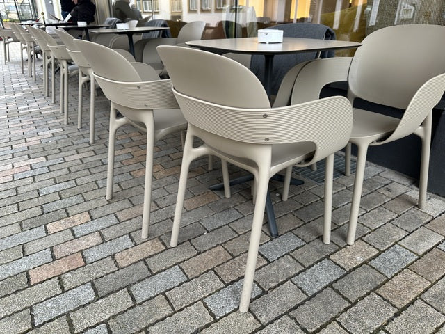 Gartenstuhl taupe, Design Stuhl taupe, Gartenstuhl mit Armlehne taupe