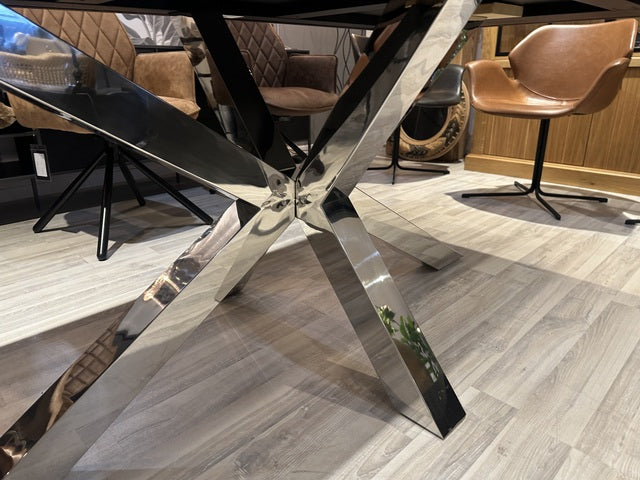 Esstisch schwarz Fischgrätmuster, Esstisch Silber-Gestell, Tisch Fischgrätmuster schwarz Tischgestell verchromt, Länge 220 cm