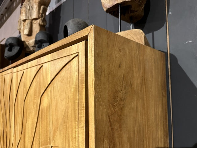 Wohnzimmerschrank Handarbeit Schnitzerei Holz, Schrank Schnitzerei Naturholz, Breite 140 cm