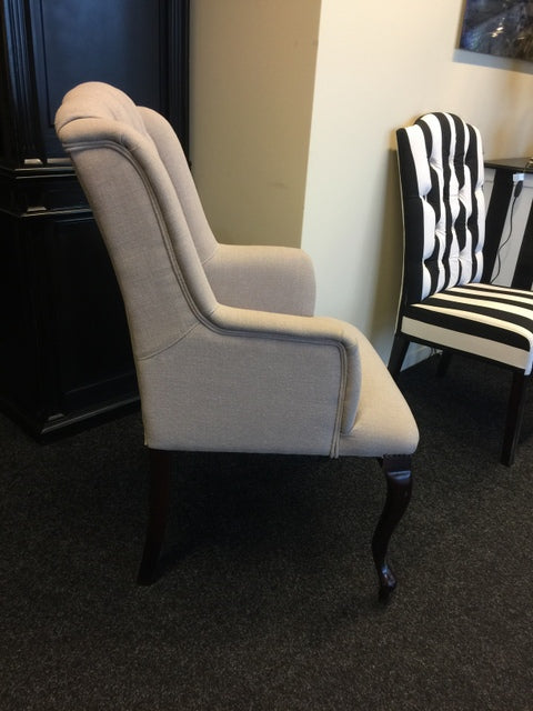Stuhl gepolstert in verschiedenen Farben, Stuhl mit Ring Chesterfield Farbe Sand