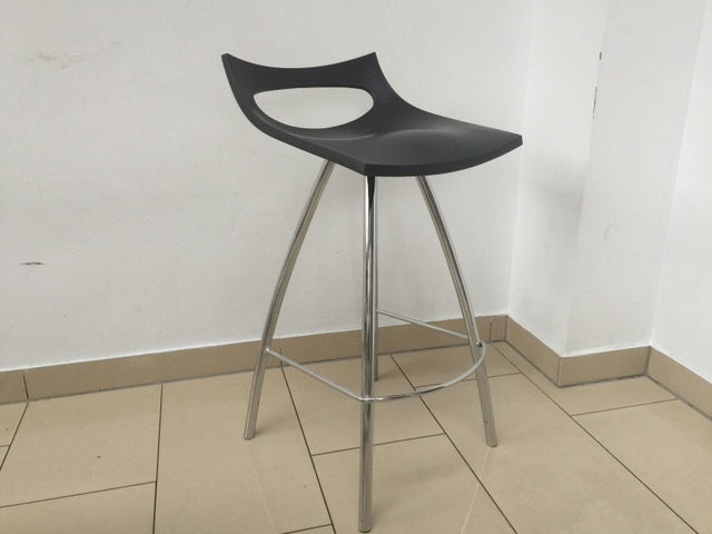 Design Barhocker schwarz, Barstuhl schwarz verchromtes Gestell, Sitzhöhe 80 cm