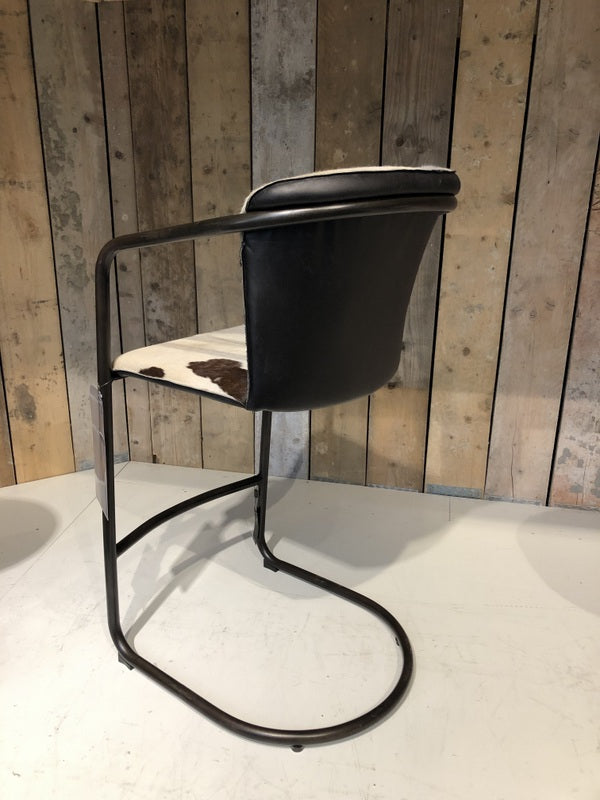 Barstuhl Kuhfell schwarz-weiß-braun Industriedesign, Barstuhl Industriedesign , Sitzhöhe 65 cm