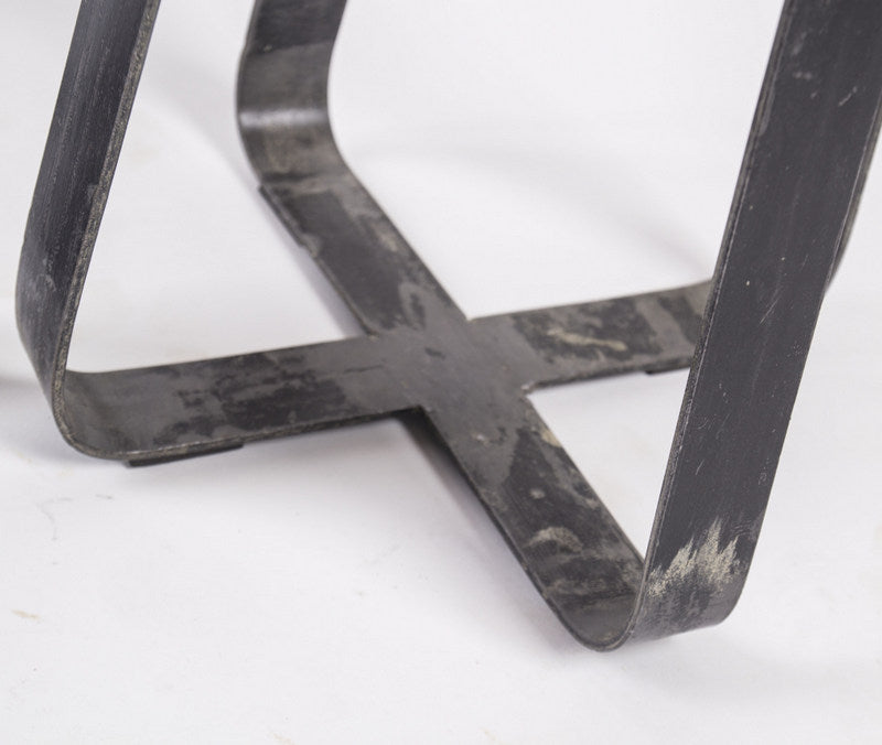 Hocker aus Metall und Massivholz im Industriedesign, Höhe 45 cm