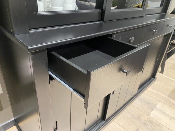 Vitrinenschrank schwarz, Geschirrschrank schwarz Landhaus, Vitrine schwarz Landhausstil, Buffetschrank schwarz, Breite 166 cm