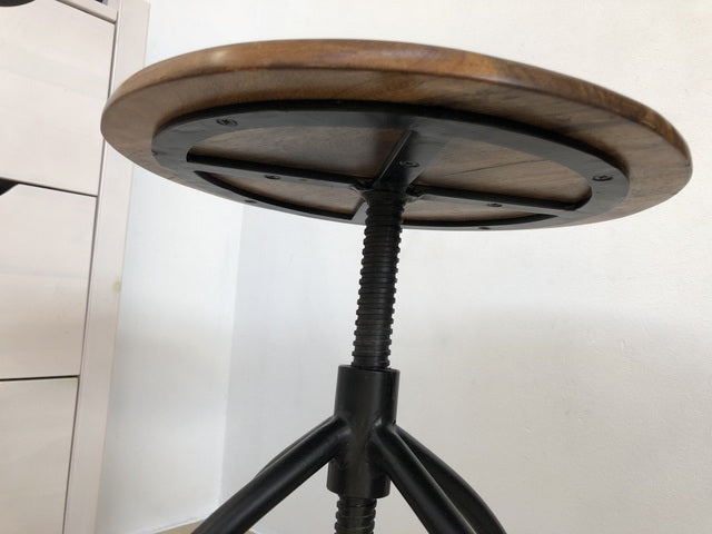 Hocker schwarz Metall-Gestell, Hocker höhenverstellbar Industriedesign