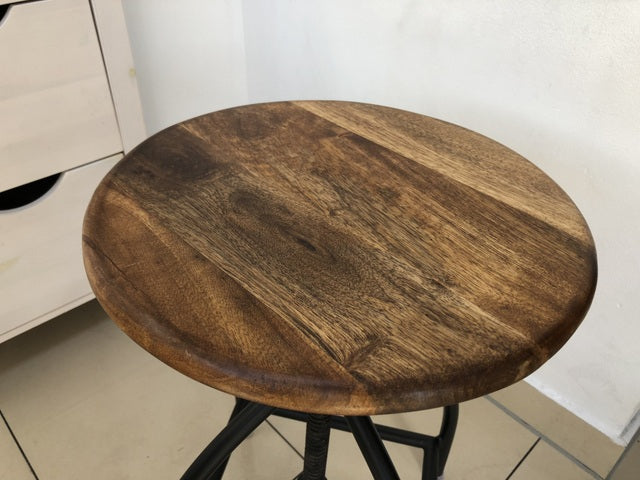 Hocker schwarz Metall-Gestell, Hocker höhenverstellbar Industriedesign