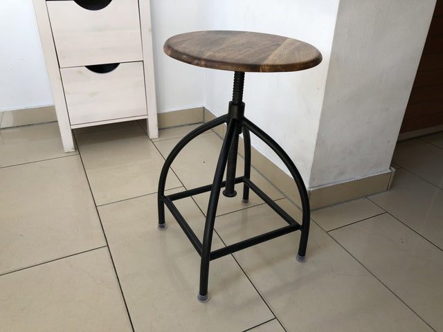 Hocker schwarz Metall-Gestell, Hocker höhenverstellbar Industriedesign