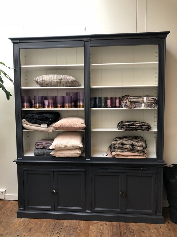 Bücherschrank anthrazit-weiß Landhausstil, Schrank schwarz Landhaus, Bücherschrank weiß in fünf Farben