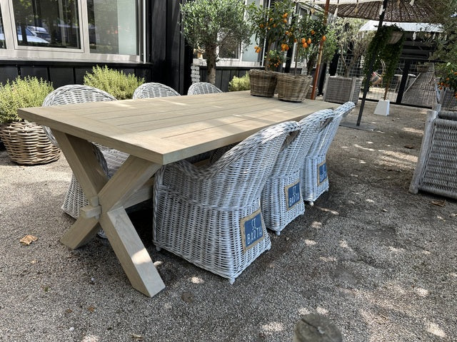 Gartentisch Massivholz, Esstisch Holz für Outdoor geeignet, Länge 220 cm