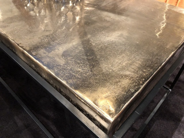 Couchtisch Metall, Tisch schwarz Metall, Couchtisch Industriedesign