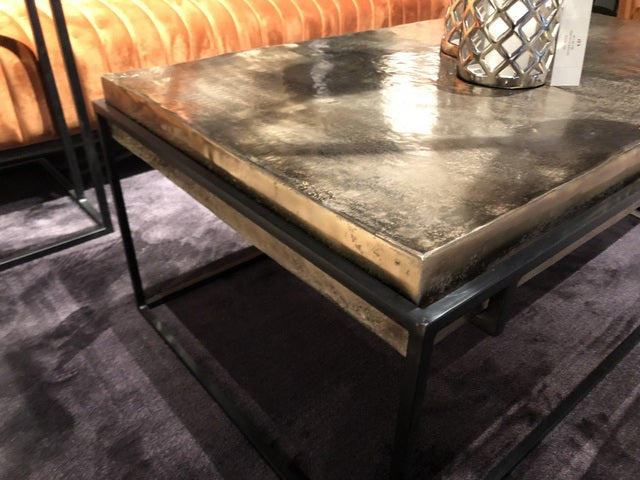 Couchtisch Metall, Tisch schwarz Metall, Couchtisch Industriedesign