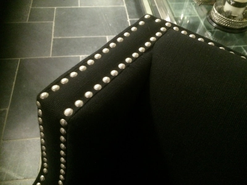 Sessel mit Nieten schwarz gepolstert