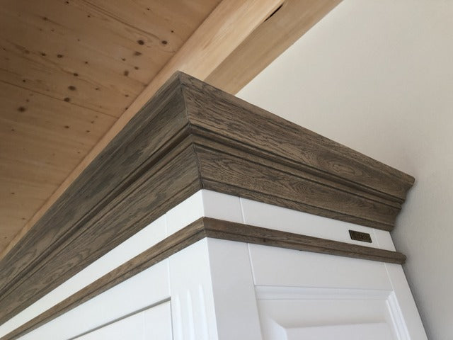 Buffetschrank weiß Landhausstil, Vitrine weiß Landhaus, Geschirrschrank weiß, Breite 232 cm