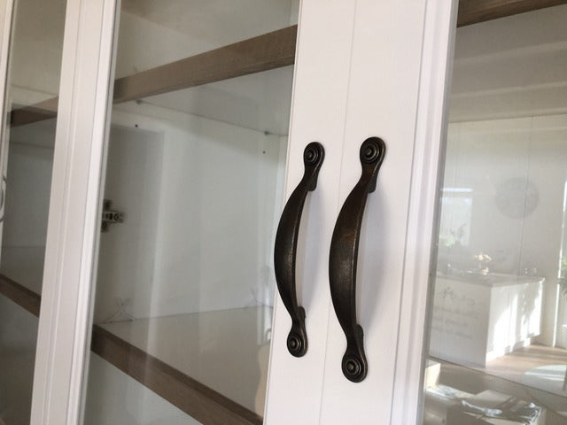 Buffetschrank weiß Landhausstil, Vitrine weiß Landhaus, Geschirrschrank weiß, Breite 232 cm
