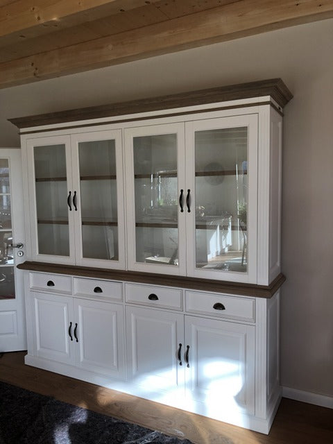 Buffetschrank weiß Landhausstil, Vitrine weiß Landhaus, Geschirrschrank weiß, Breite 232 cm