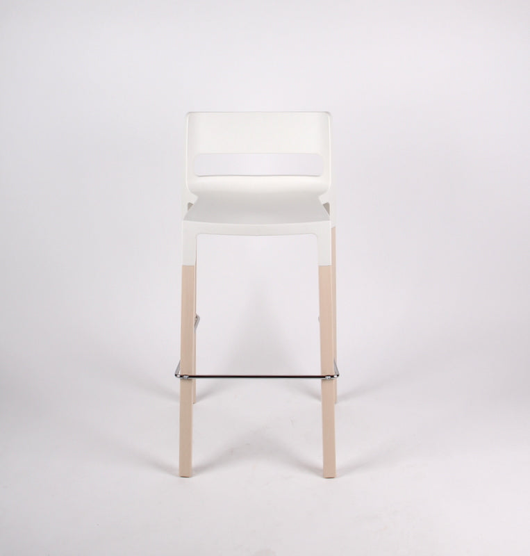 Design Barhocker mit Fußablage, Farbe leinen