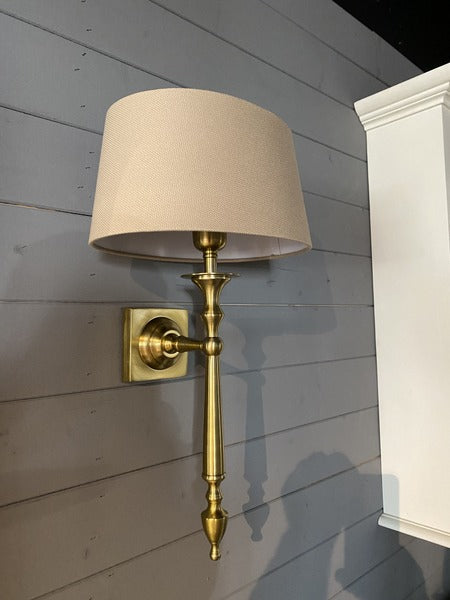 Wandleuchte Gold,  Wandlampe mit Lampenschirm taupe, Lampenschirm taupe oval