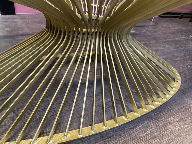 Couchtisch Gold, ovaler Couchtisch Gold, Breite 138 cm